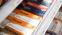 Smertestillende Bildet viser en skuff med pakker med Paracet og Pinex.