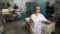 Hanne Mari Reiremo, akuttsenteret, Sykehuset Vestfold, Tønsberg Bildet viser Hanne Mari Reiremo på et akuttrom.