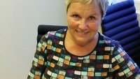 Bildet viser Tove Mette Langmo, flyktningesykepleier i Hemne kommune