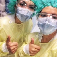 Bildet viser Stine Melissa Jørgensen og en kollega