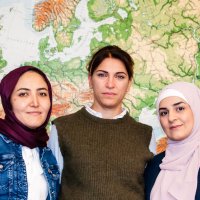 Sharifa Ehsani, Maisa Alfarra og Lames Naser har deltatt på akademisk språkkafé ved USN i Porsgrunn.