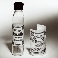 Bildet viser en liten beholder med insulin.