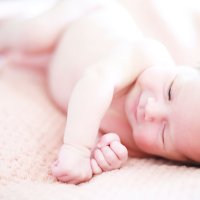 Bildet viser et nyfødt barn