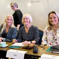 Lill Sverresdatter Larsen (NSF-leder), Ragnhild Lied (Unio-leder) og Unn Alma Skatvold (PF).Marte Mjøs Persen (Arbeidsminister).