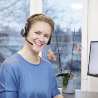 Bildet viser Marianne Næss, som leder Demenslinjen i Nasjonalforeningen for folkehelsen