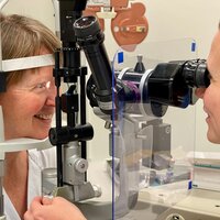 Bildet viser Dordi Austeng og Stine Bolme.